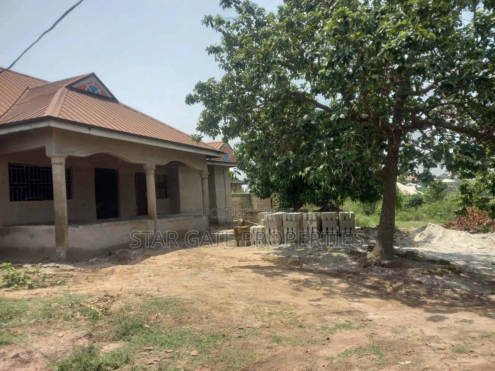 5bdrm House in Kenyasi Saaman, Kumasi Metropolitan for sale