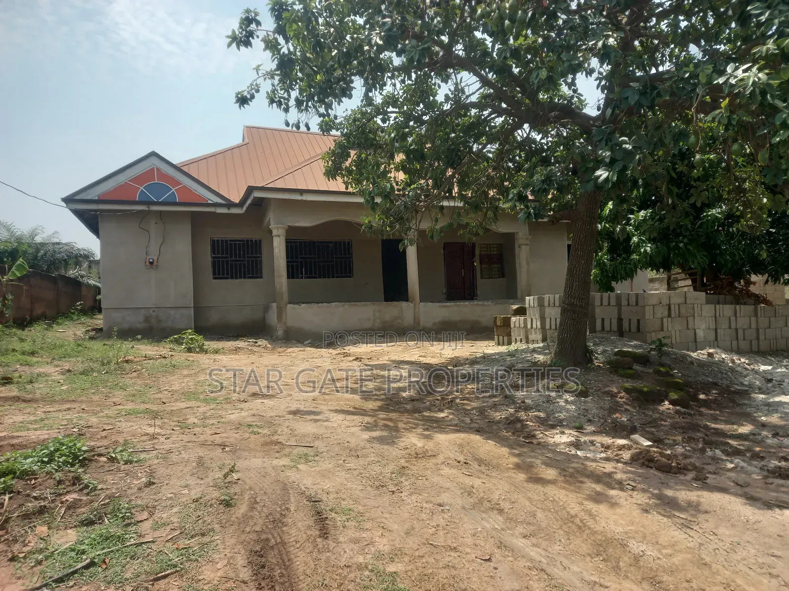 5bdrm House in Kenyasi Saaman, Kumasi Metropolitan for sale