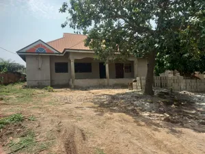 5bdrm House in Kenyasi Saaman, Kumasi Metropolitan for sale