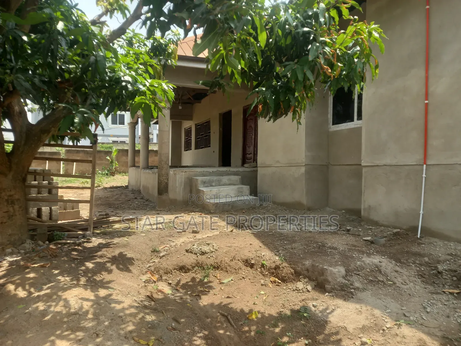 5bdrm House in Kenyasi Saaman, Kumasi Metropolitan for sale
