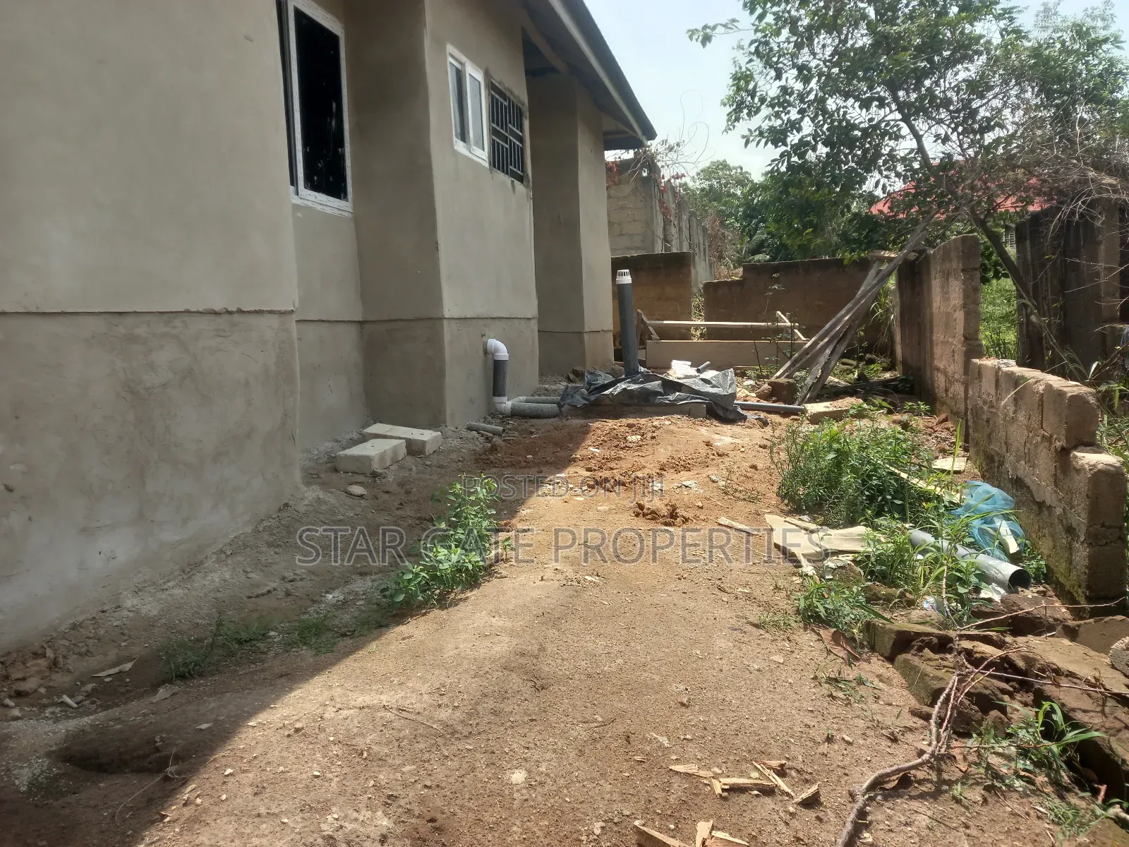 5bdrm House in Kenyasi Saaman, Kumasi Metropolitan for sale