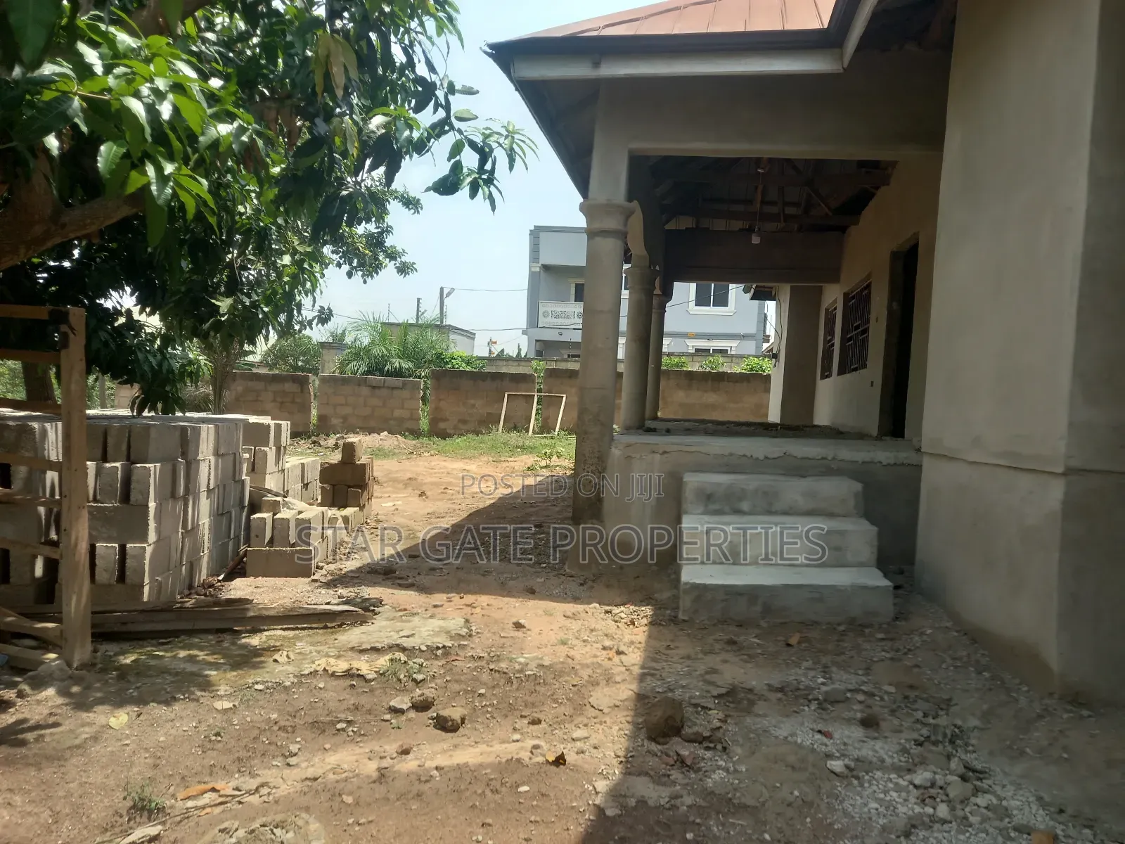 5bdrm House in Kenyasi Saaman, Kumasi Metropolitan for sale