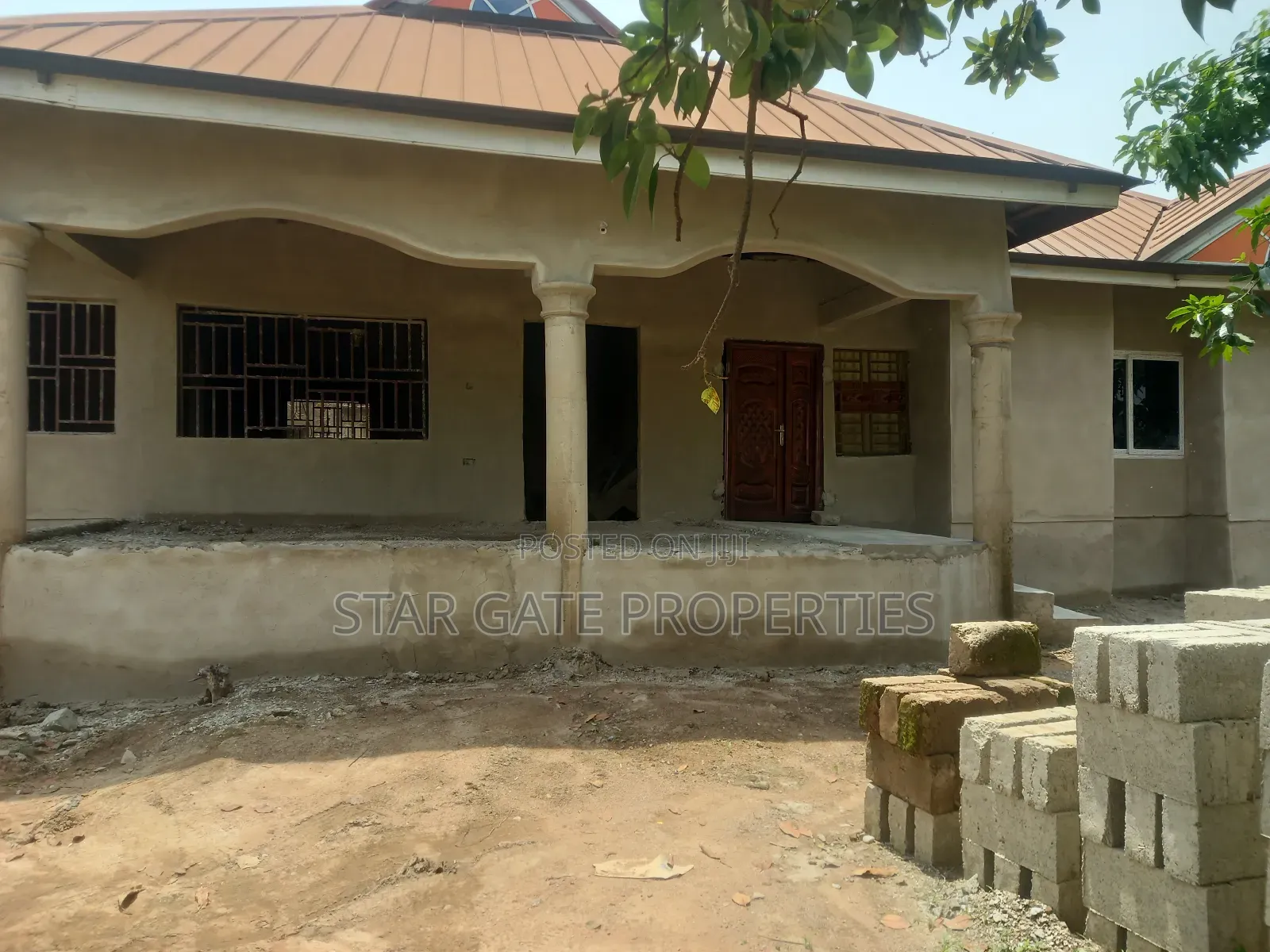 5bdrm House in Kenyasi Saaman, Kumasi Metropolitan for sale