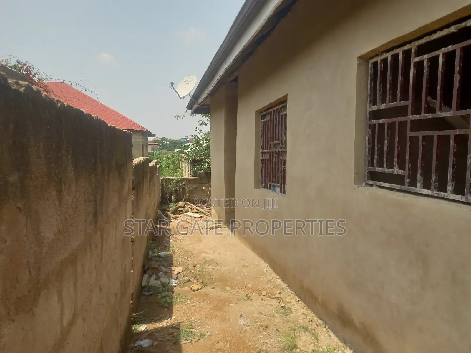 5bdrm House in Kenyasi Saaman, Kumasi Metropolitan for sale