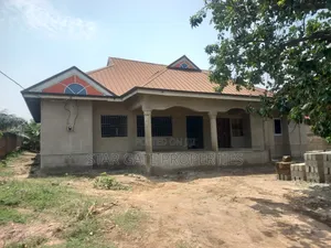5bdrm House in Kenyasi Saaman, Kumasi Metropolitan for sale