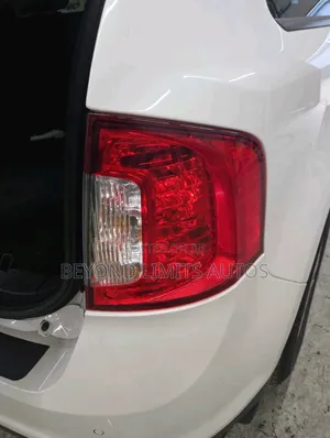 Ford Edge 2011,2012,2013,2014 Tail Light / Taillight