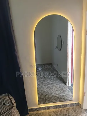 Mirror Grid Round Arc