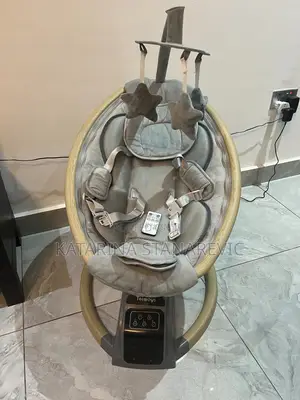 Toimoys Baby Electric Rocking Chair Swing