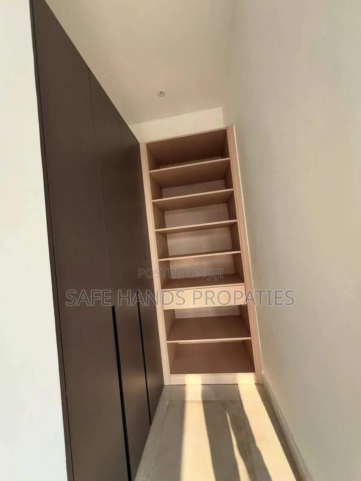 4bdrm House in Adjiringanor, Accra Metropolitan for sale