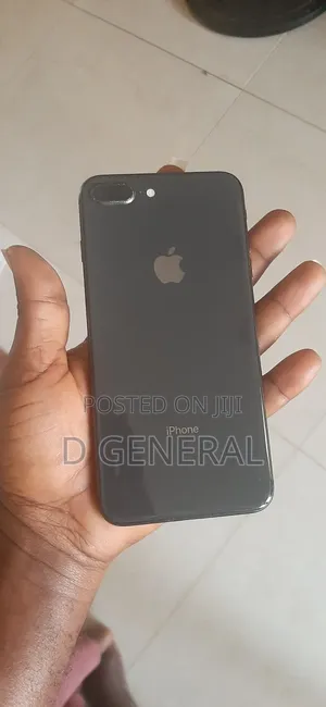 Apple iPhone 8 Plus 64 GB Black