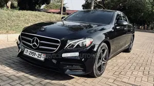 Mercedes-Benz E300 2019 Black