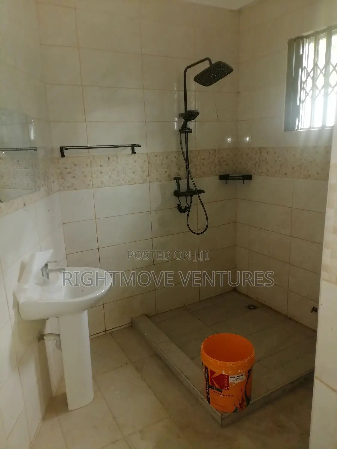 3bdrm Apartment in Takoradi for rent
