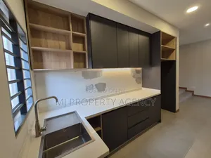 2bdrm Apartment in East Legon Hill, American House for rent