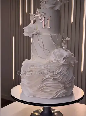 Modern Wedding Cake in Ghana