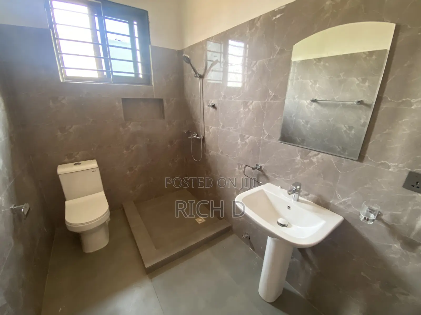 2bdrm Apartment in Community 25 for rent