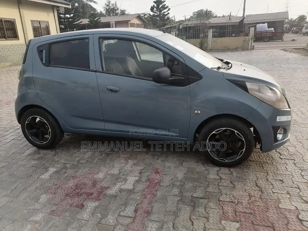 Private Car for Pick and Drop Services