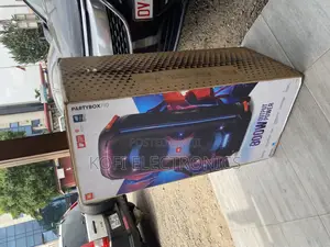 Create a Unique Atmosphere With JBL Partybox 710 Effects