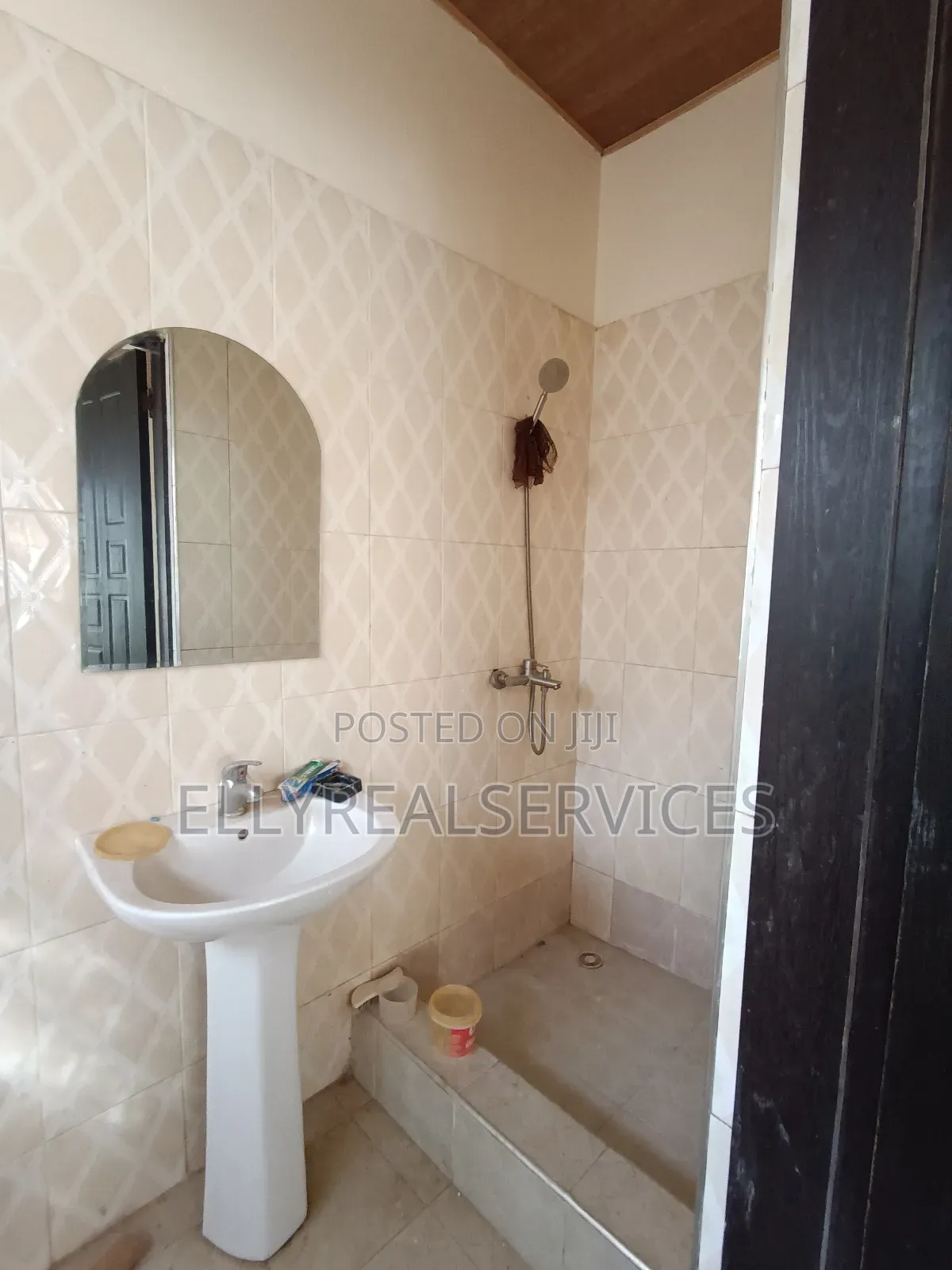 3bdrm House in Ellyrealservices, Ghana Flag for rent