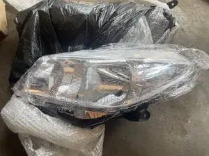 Toyota Vitz 2012 Head Light