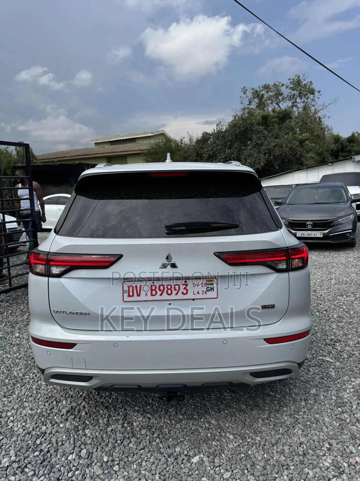 Mitsubishi Outlander SE 2023 White