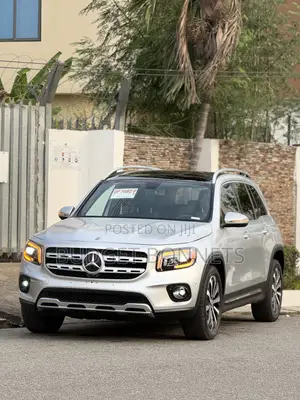Mercedes-Benz GLB-Class GLB 250 4MATIC 2021 Silver