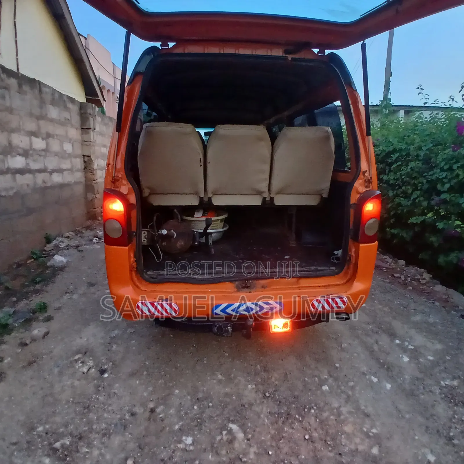 Hyundai H-100 2001 Orange