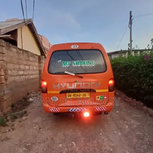 Hyundai H-100 2001 Orange