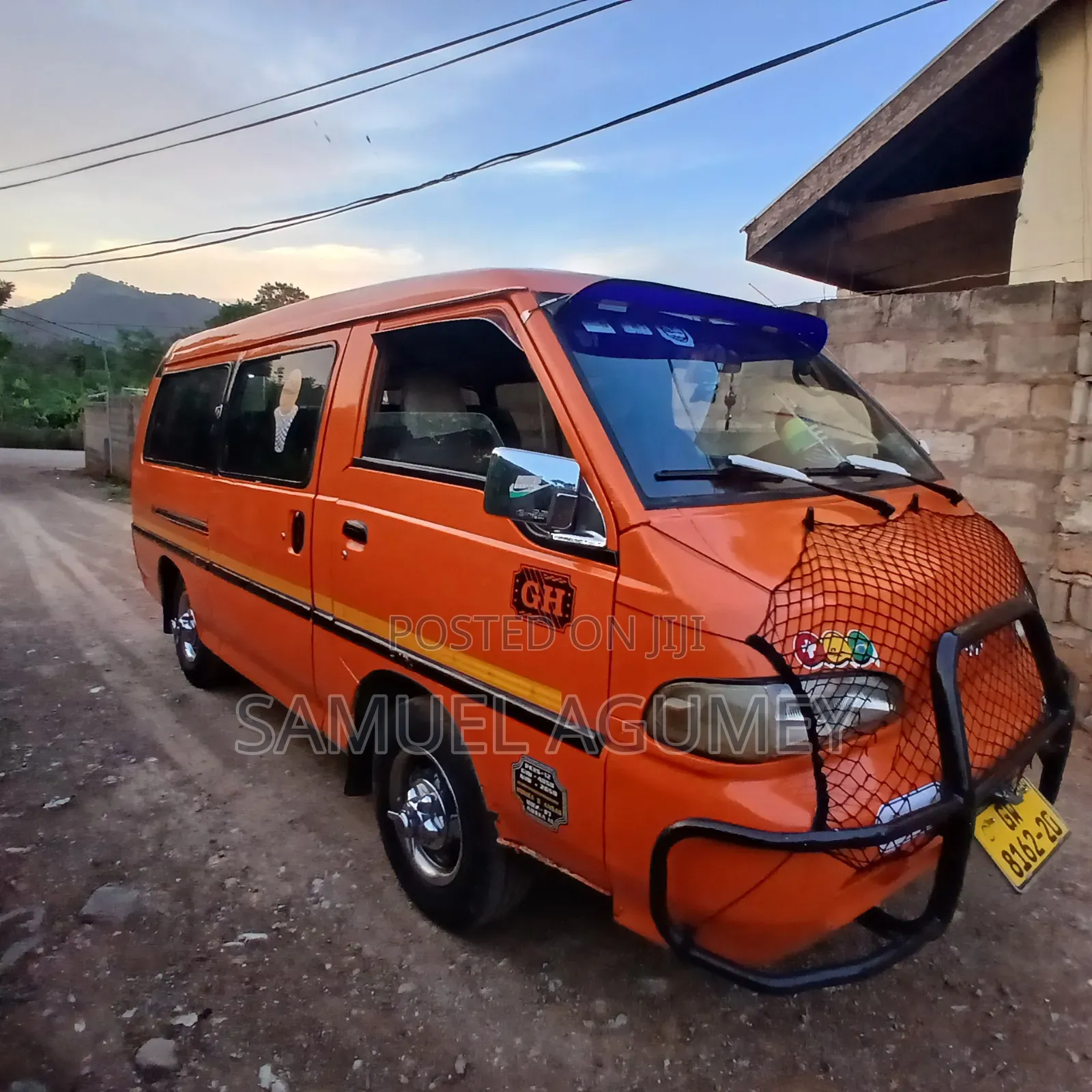 Hyundai H-100 2001 Orange