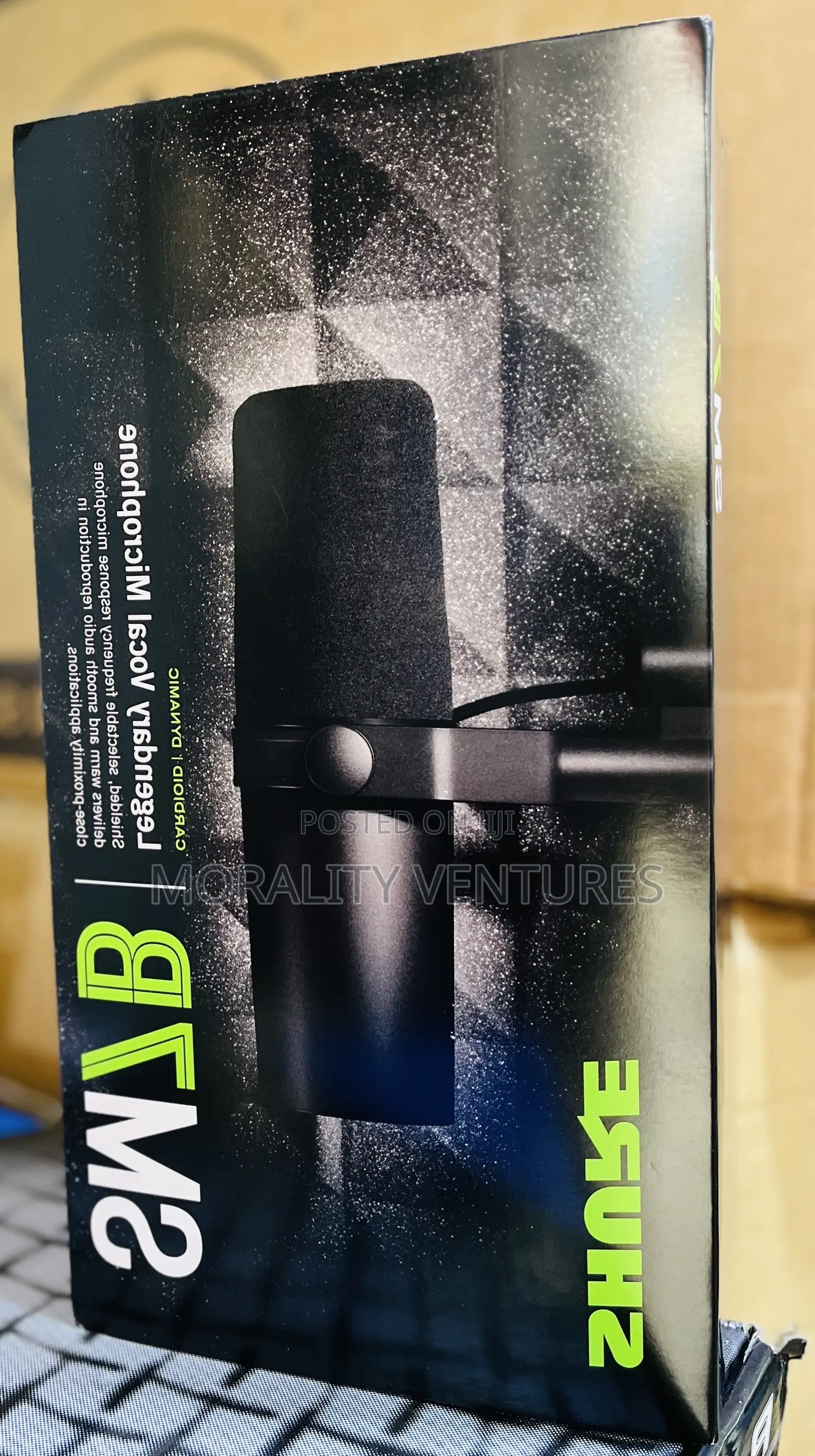 Shure Sm7b Cardioid Dynamic Vocal Microphone.