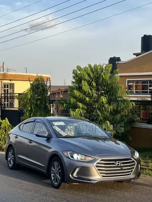 Hyundai Elantra Limited Sedan FWD (2.0L 4cyl 6A) 2017 Gray
