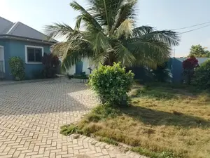 5bdrm House in Chis-Lon Broker, Millenium City for rent