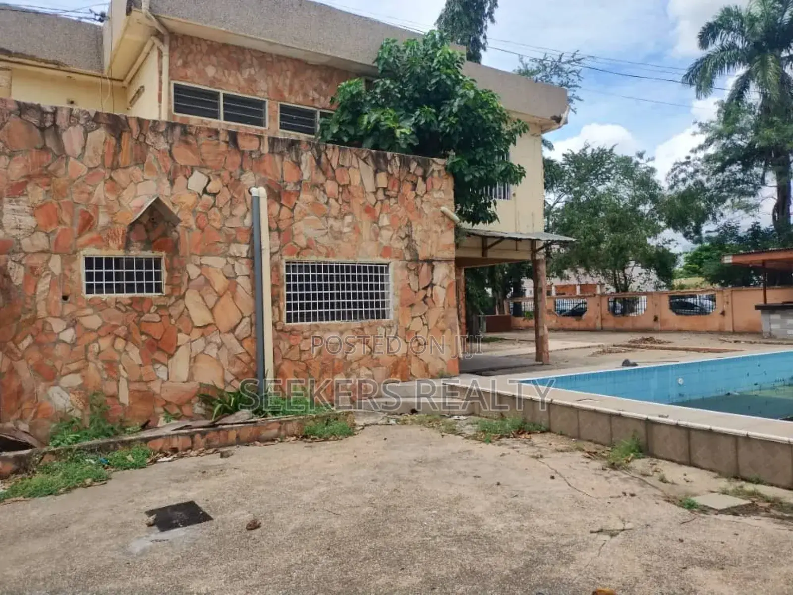 6bdrm House in Seekers Realty, Airport Residential Area for sale