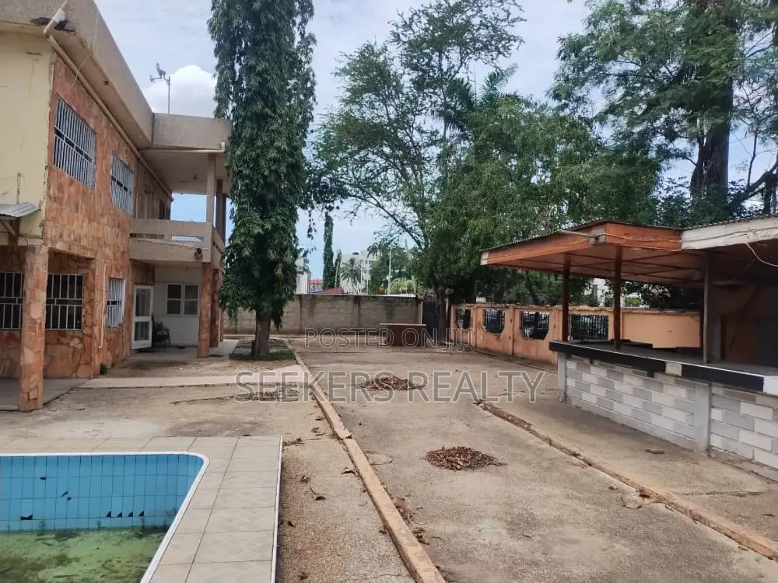 6bdrm House in Seekers Realty, Airport Residential Area for sale