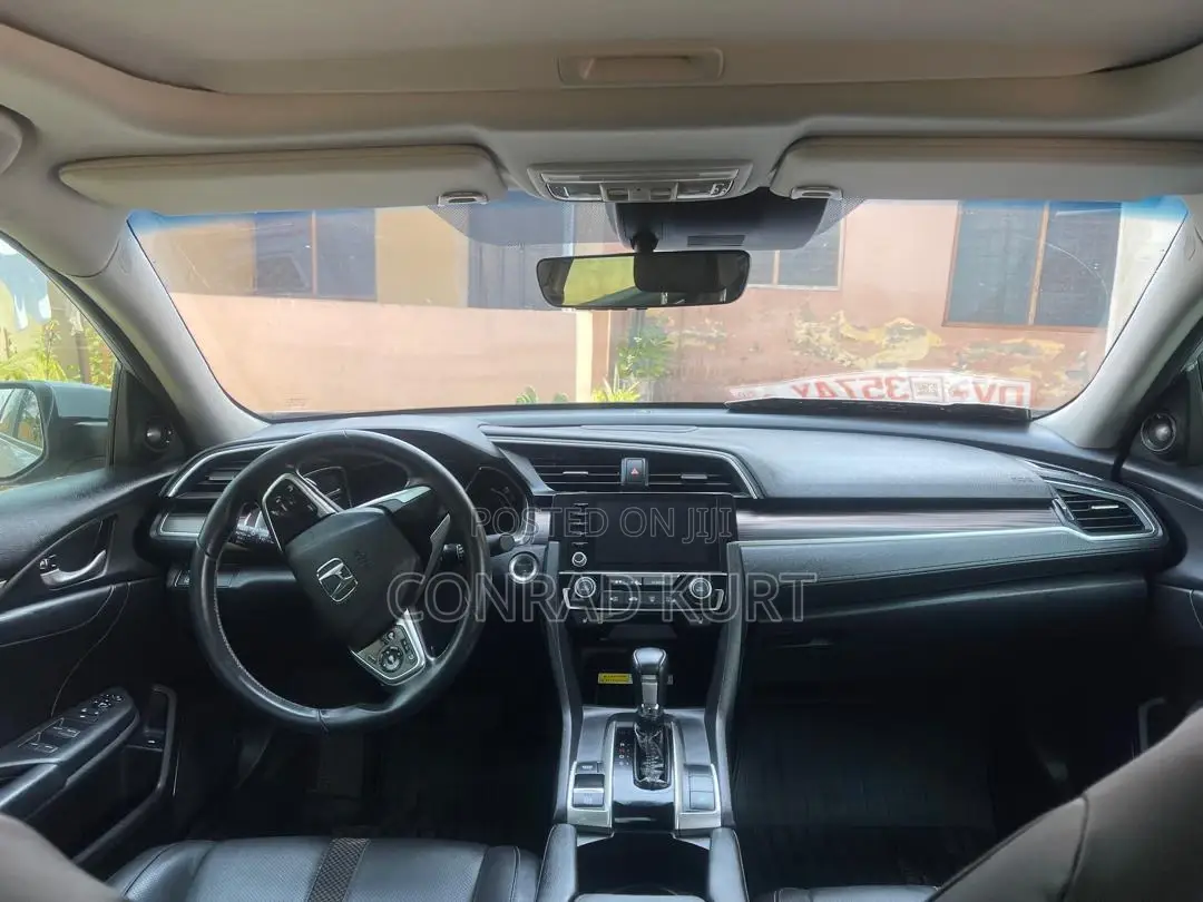 Honda Civic Touring Sedan 2019 Gray