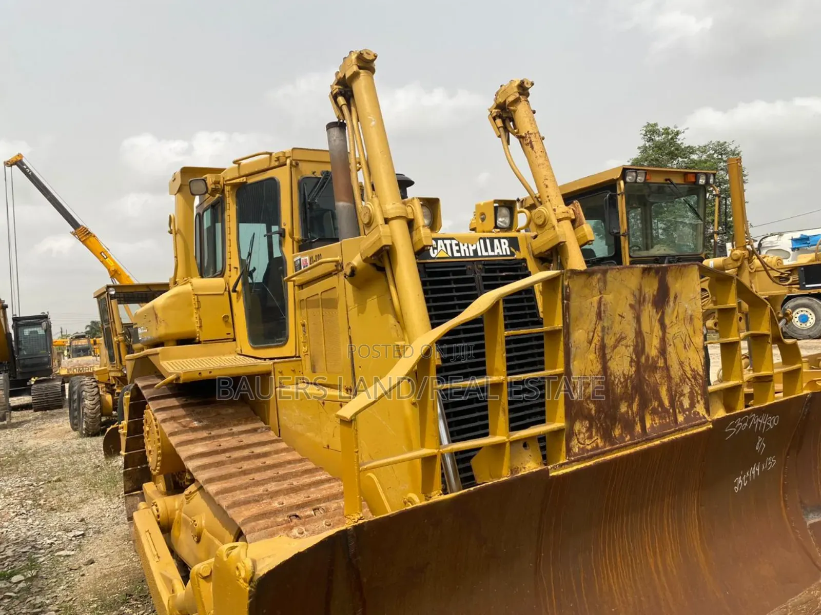 Caterpillar D7h Bulldozer.