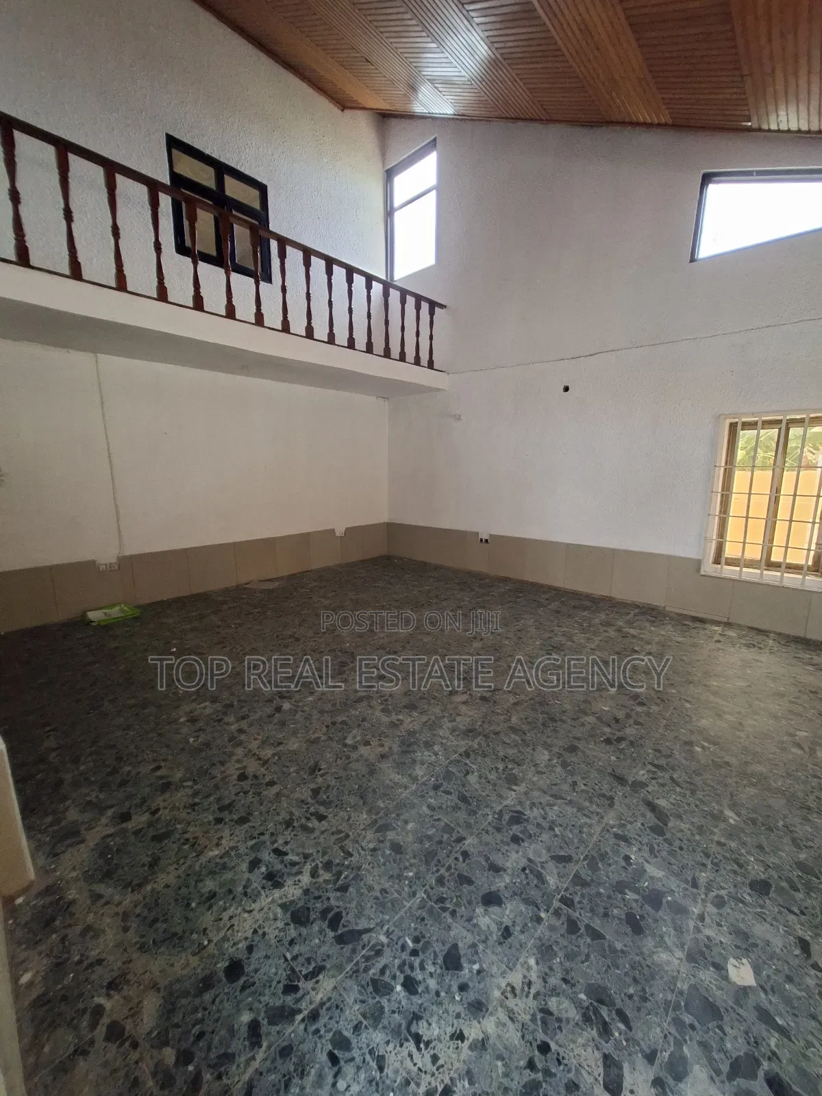 5bdrm Duplex in West Legon ,,, Medifem Area for rent