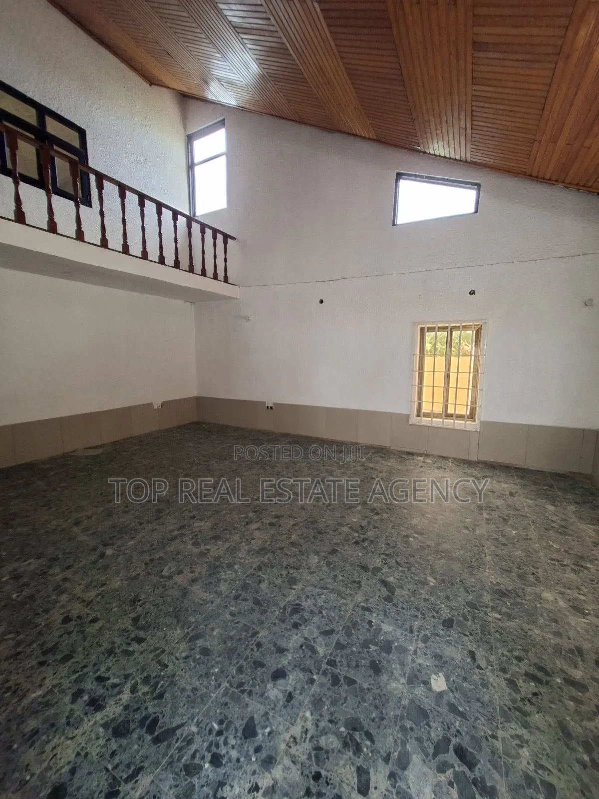 5bdrm Duplex in West Legon ,,, Medifem Area for rent