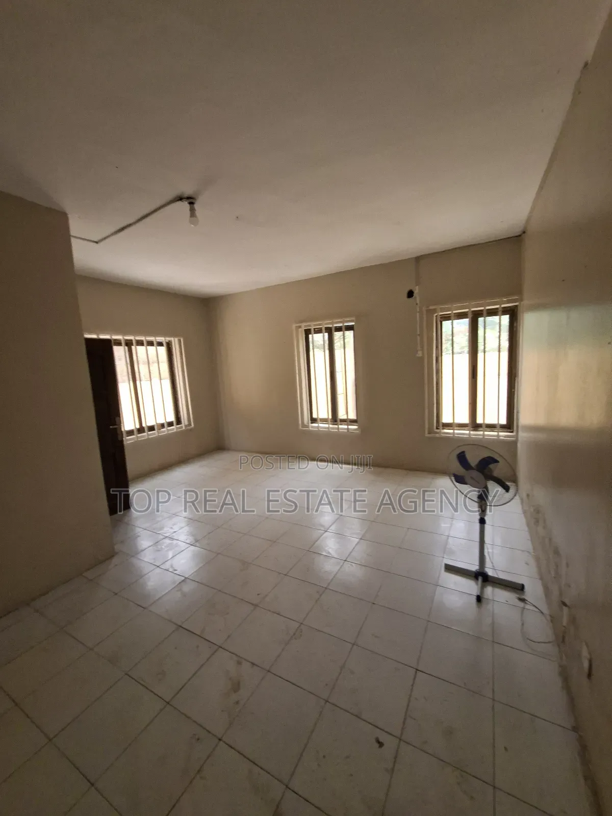 5bdrm Duplex in West Legon ,,, Medifem Area for rent
