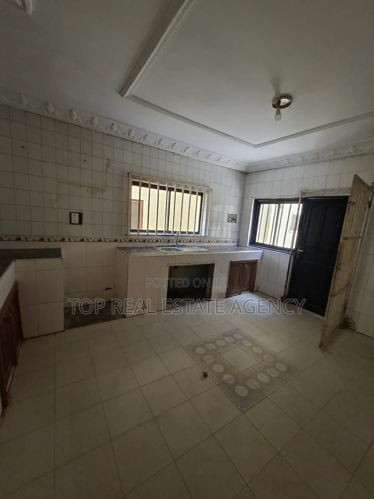 5bdrm Duplex in West Legon ,,, Medifem Area for rent