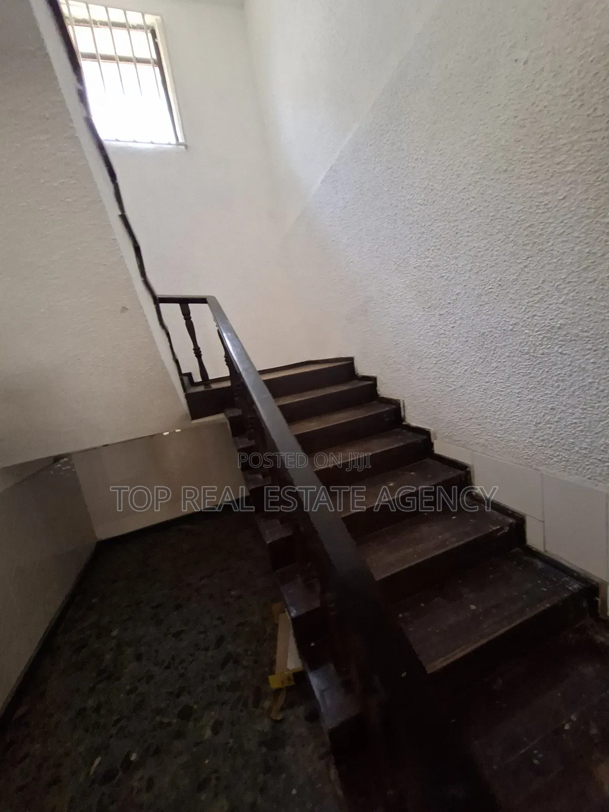 5bdrm Duplex in West Legon ,,, Medifem Area for rent