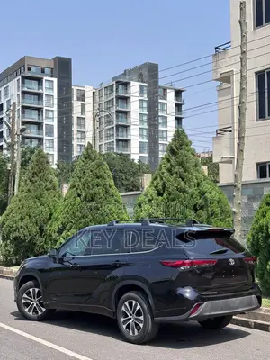 Toyota Highlander XLE 2021 Black