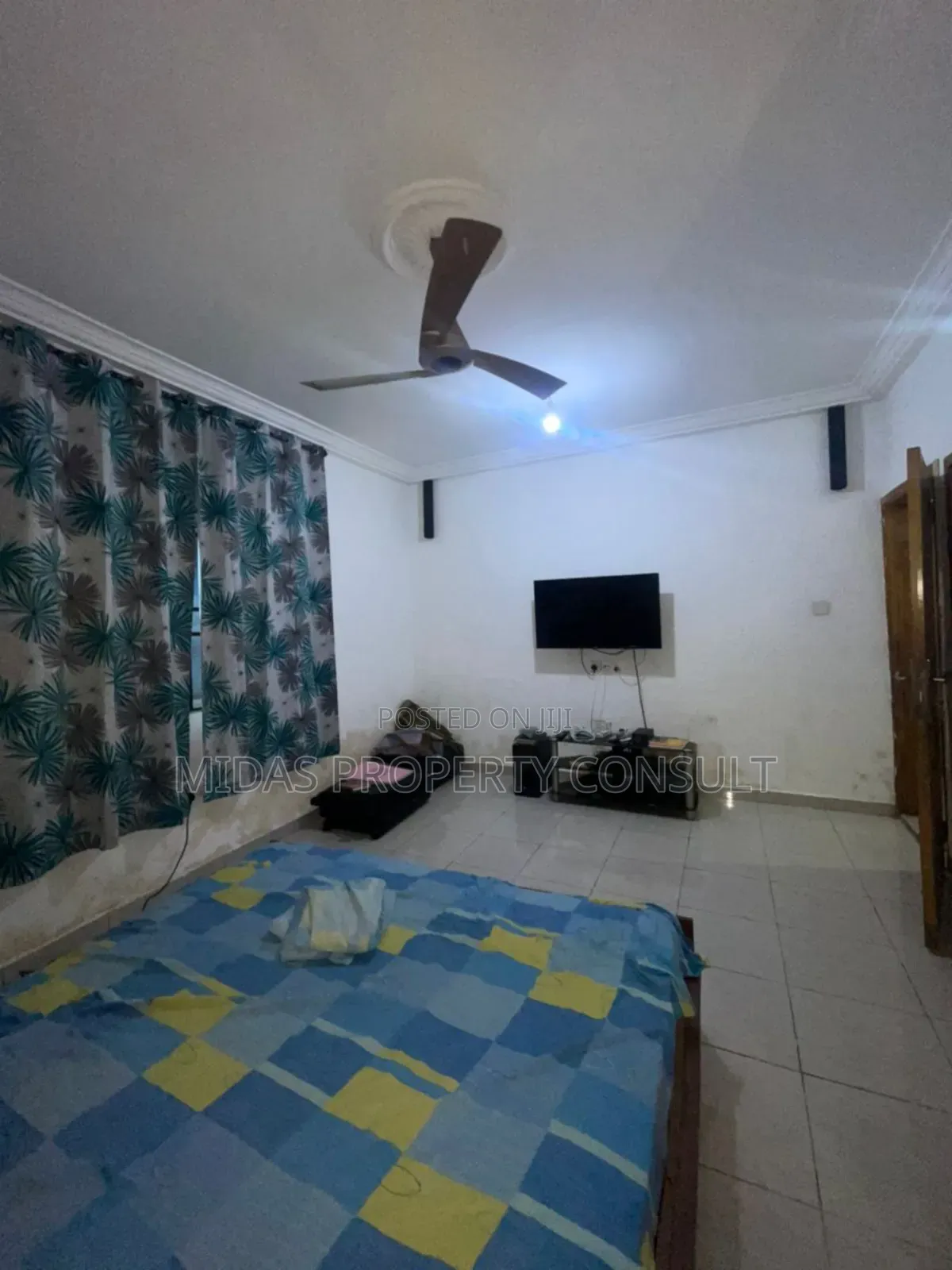5bdrm House in 3 Junction, Amasaman for sale