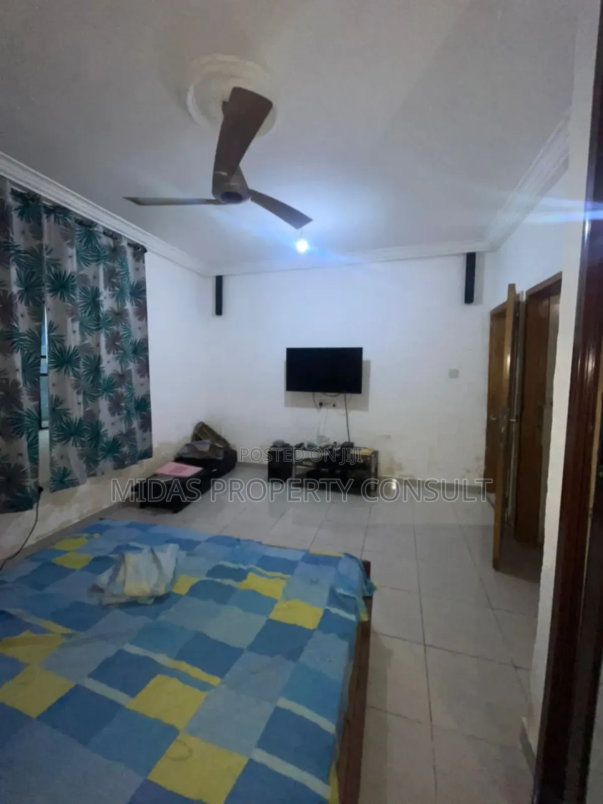5bdrm House in 3 Junction, Amasaman for sale