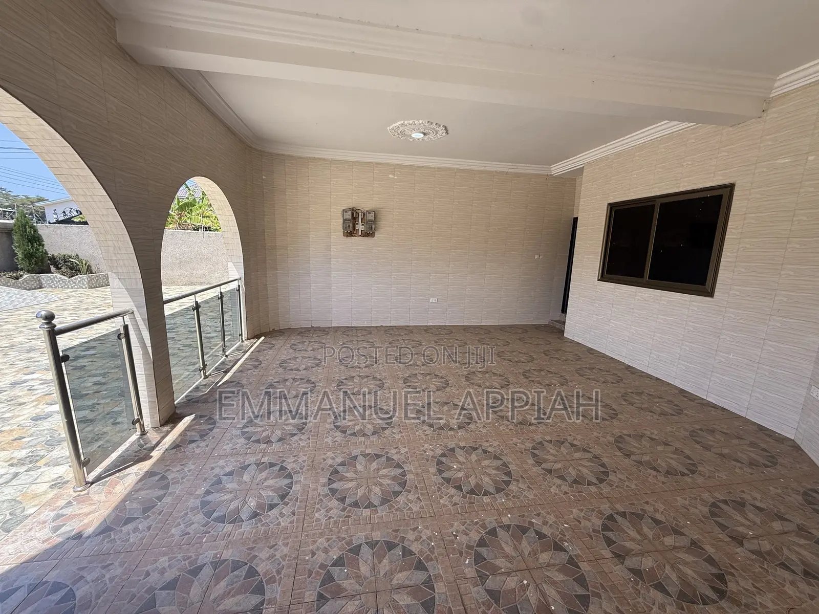 5bdrm House in Old Barrier Scc, Accra Metropolitan for sale