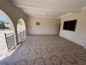 5bdrm House in Old Barrier Scc, Accra Metropolitan for sale
