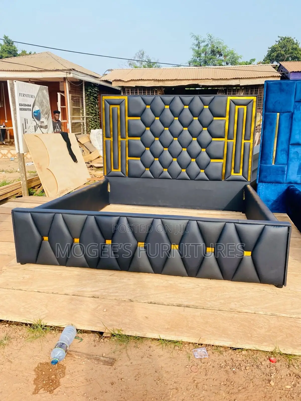 Queen Size Bed Frame Comes With Side Drawer
