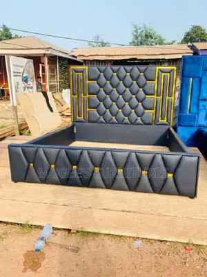 Queen Size Bed Frame Comes With Side Drawer