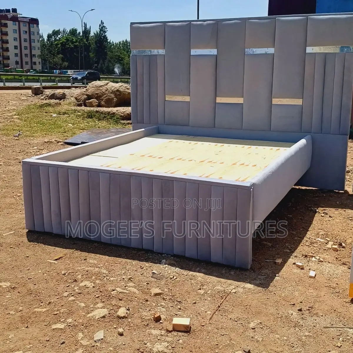 Queen Size Bed Frame Comes With Side Drawer