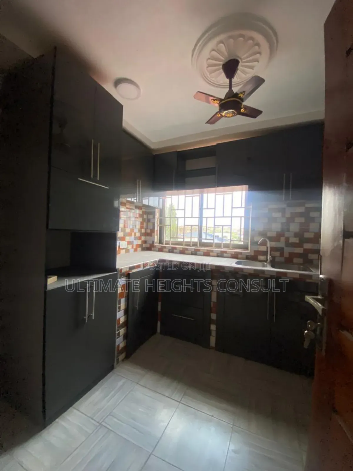 2bdrm Apartment in Lapaz Racecourse, Abrantie for rent