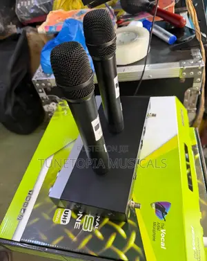 Shure Wk-u8200 2in1/ Dual Wireless Professional Microphone System